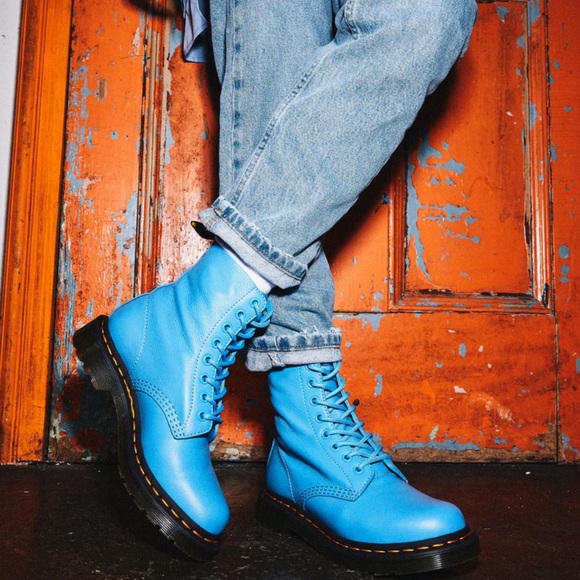 🎉HP🎉NWOT Authentic Dr. Martens Blue Leather Boots - Picture 2 of 10